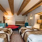 Oldhouse - Old Town Apartament *