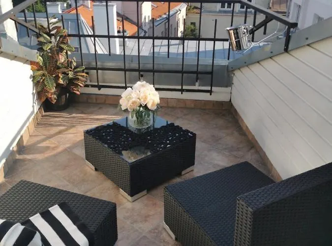 Oldhouse - Old Town *