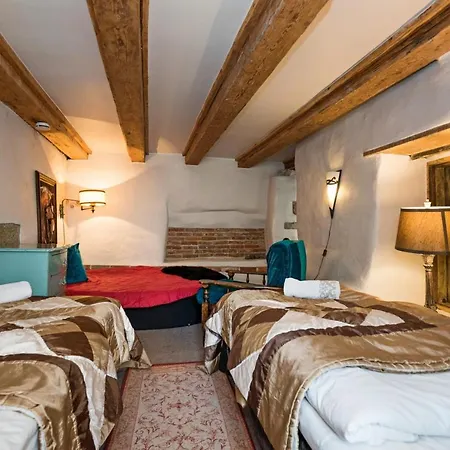 Oldhouse - Old Town Apartman *