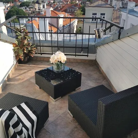 Oldhouse - Old Town *