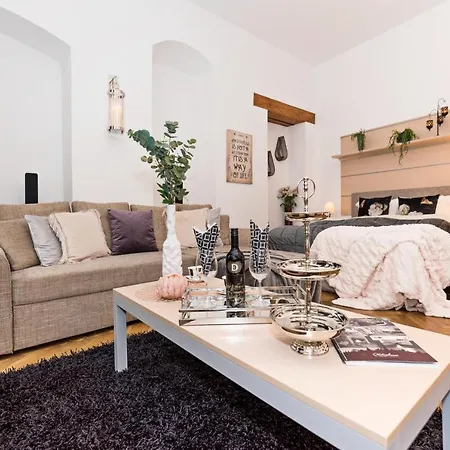 Oldhouse - Old Town Apartment