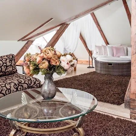 Oldhouse - Old Town Apartment