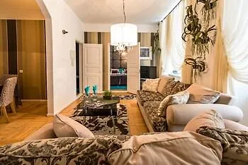 Oldhouse - Old Town Apartment