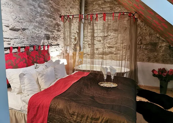 Oldhouse - Old Town *