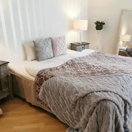 Oldhouse - Old Town *