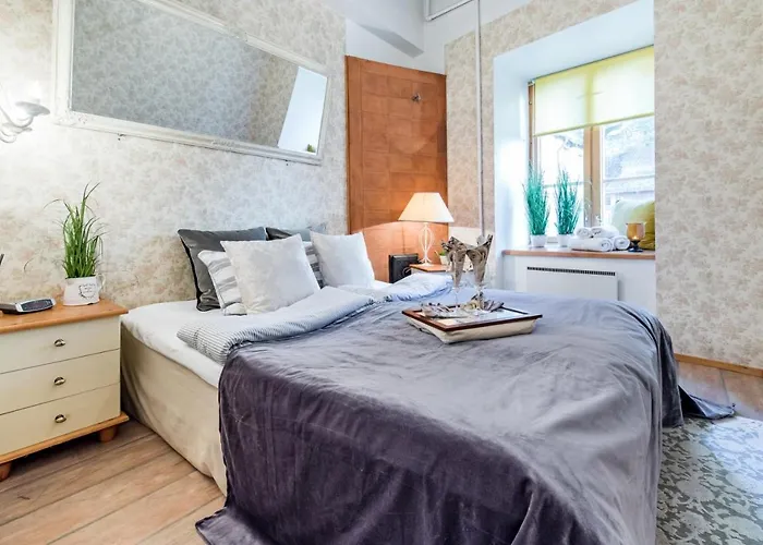 Oldhouse - Old Town *